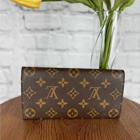 Louis Vuitton Emilie Wallet with Pink Lining and Accents - Picture 3 of 16